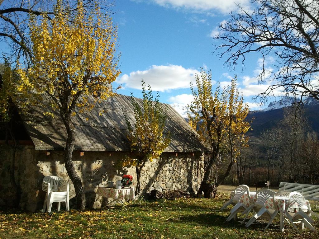 Domaine De Lara Panzió Barcelonnette Kültér fotó